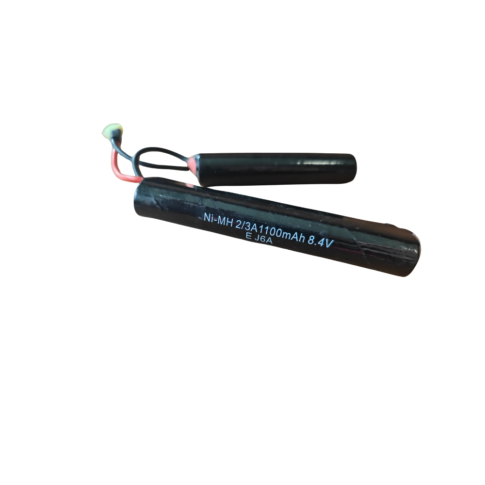Bateria recarregável Ni-MH de 8.4V e 1100mAh em formato Nunchuck (dividida) para réplicas elétricas de Airsoft (AEG). Projetada especificamente